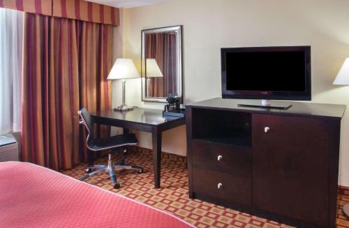 Melrose Park Hotel | Super 8 by Wyndham Chicago Northlake O'Hare South