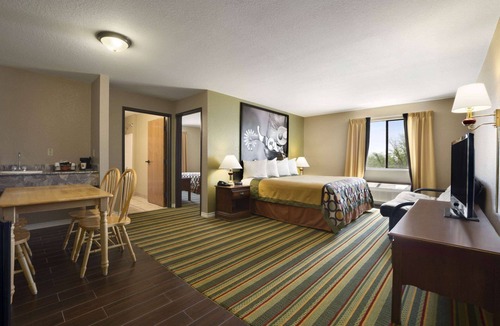 Childress Hotel | Super 8 by Wyndham Childress