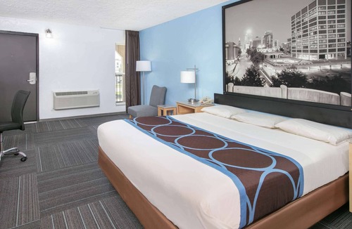 Moore Hotel | Super 8 by Wyndham City of Moore