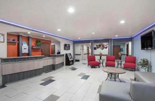 Claremore Hotel | Super 8 by Wyndham Claremore OK