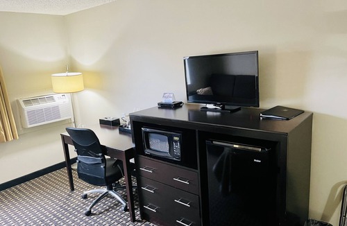 Clear Lake Hotel | Super 8 by Wyndham Clear Lake