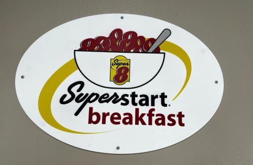 Cleveland Hotel | Super 8 by Wyndham Cleveland TX