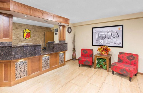 Clive Hotel | Super 8 by Wyndham Clive IA