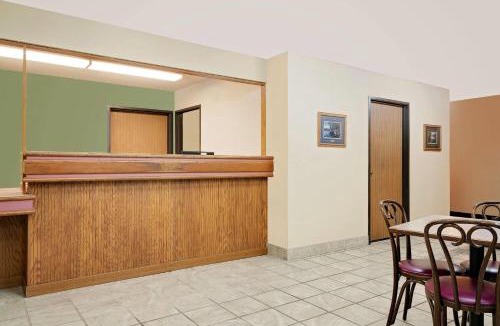 Cloquet Hotel | Super 8 by Wyndham Cloquet