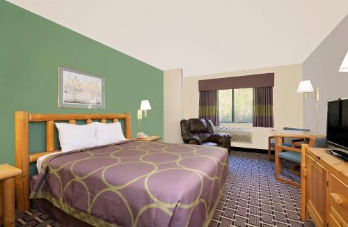 Cloquet Hotel | Super 8 by Wyndham Cloquet