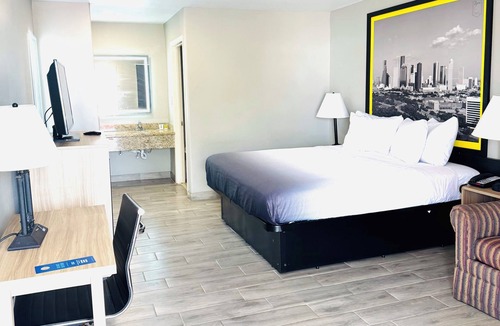 Central City Hotel | Super 8 by Wyndham Corpus Christi
