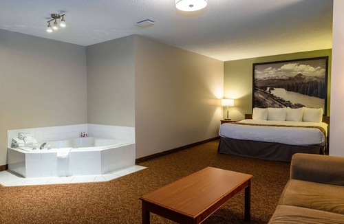 Cochrane Hotel | Super 8 by Wyndham Cochrane