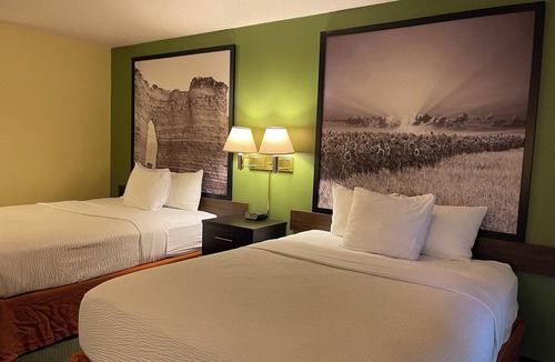 Colby Hotel | Super 8 by Wyndham Colby