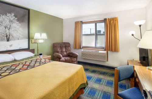 Columbus Hotel | Super 8 by Wyndham Columbus
