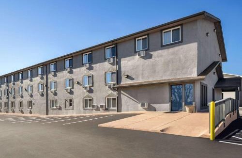 Columbus Hotel | Super 8 by Wyndham Columbus Edinburgh