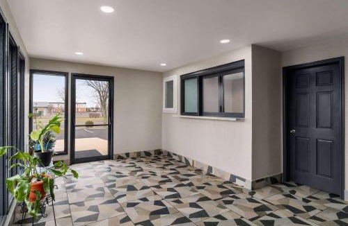 Columbus Hotel | Super 8 by Wyndham Columbus Edinburgh