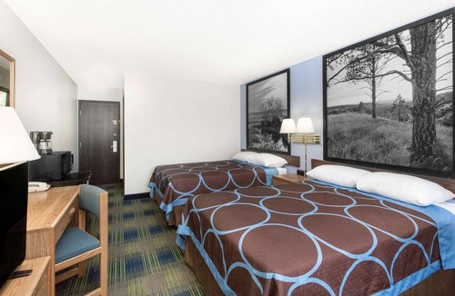 Columbus Hotel | Super 8 by Wyndham Columbus