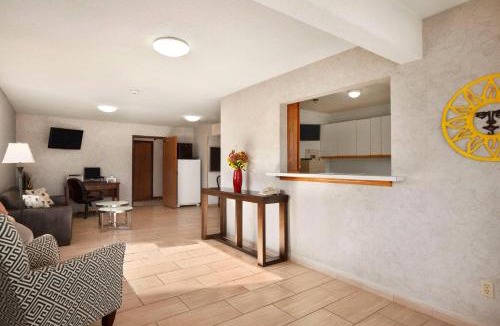 Concordia Hotel | Super 8 by Wyndham Concordia