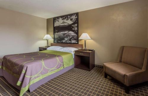 Corvallis Hotel | Super 8 by Wyndham Corvallis