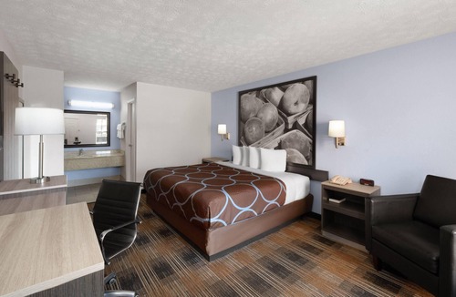 Covington Hotel | Super 8 by Wyndham Covington