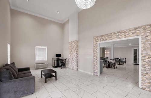 Covington Hotel | Super 8 by Wyndham Covington