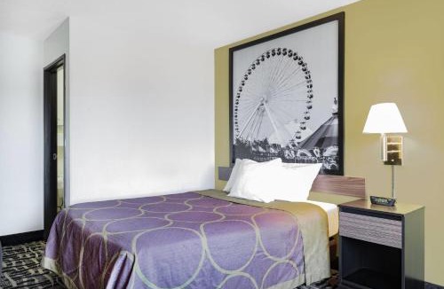 Danville Hotel | Super 8 by Wyndham Danville