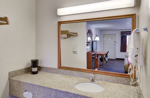 Decatur Hotel | Super 8 by Wyndham Decatur Texas
