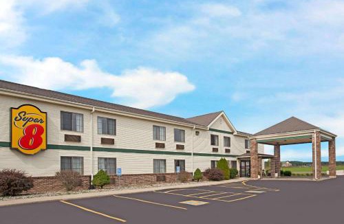 Defiance Hotel | Super 8 by Wyndham Defiance
