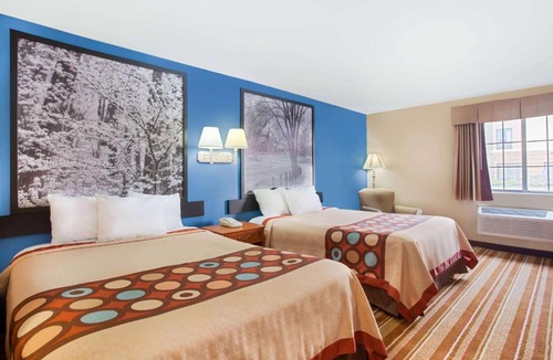 Defiance Hotel | Super 8 by Wyndham Defiance