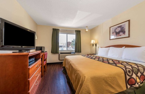 Denton Hotel | Super 8 by Wyndham Denton