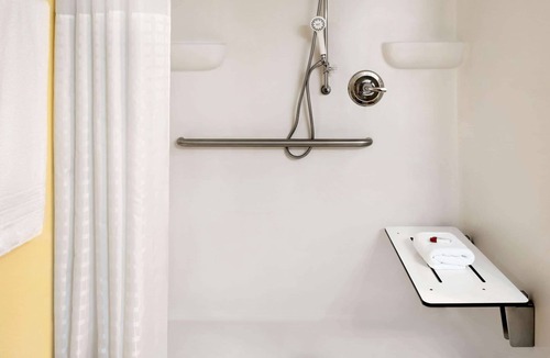 Berwick Hotel | Super 8 by Wyndham Des Moines
