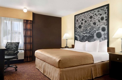 Berwick Hotel | Super 8 by Wyndham Des Moines