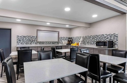 Dickson Hotel | Super 8 by Wyndham Dickson
