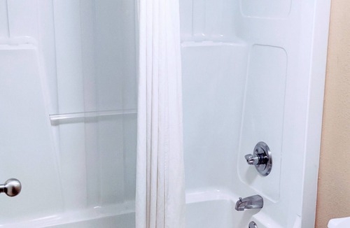 Dothan Hotel | Super 8 by Wyndham Dothan