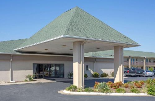 Dunn Hotel | Super 8 by Wyndham Dunn