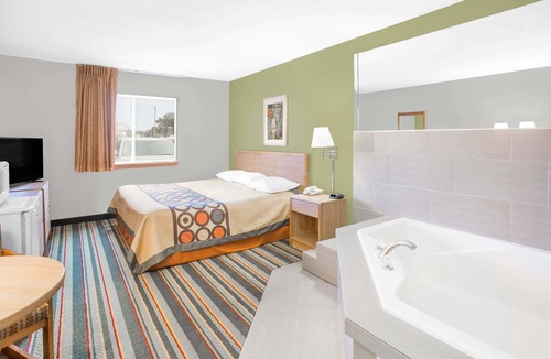 Carbon Cliff Hotel | Super 8 by Wyndham East Moline