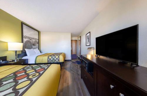 El Dorado Hotel | Super 8 by Wyndham El Dorado