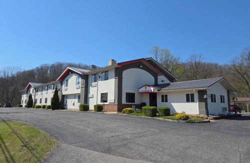 Leadsville Hotel | Super 8 by Wyndham Elkins