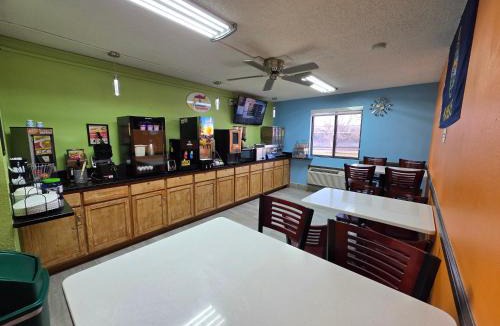 Emporia Hotel | Super 8 by Wyndham Emporia