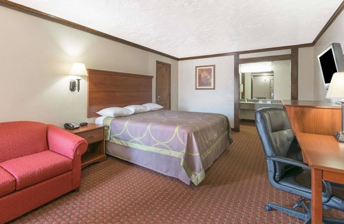 Enid Hotel | Super 8 by Wyndham Enid