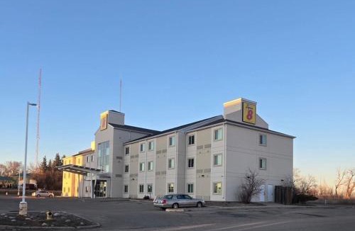 Estevan Hotel | Super 8 by Wyndham Estevan