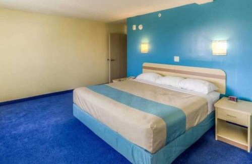 Estevan Hotel | Super 8 by Wyndham Estevan