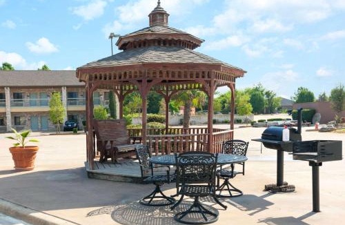 Fairfield Hotel | Super 8 by Wyndham Fairfield Tx