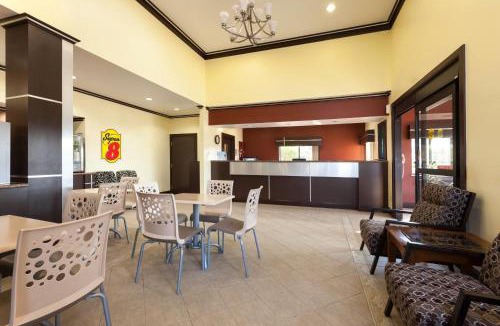 Fairfield Hotel | Super 8 by Wyndham Fairfield Tx