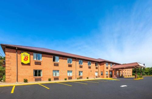 Kingmont Hotel | Super 8 by Wyndham Fairmont