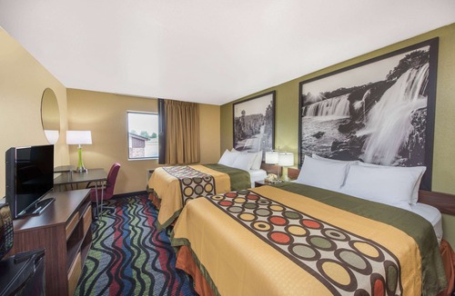 Farmington Hotel | Super 8 by Wyndham Farmington