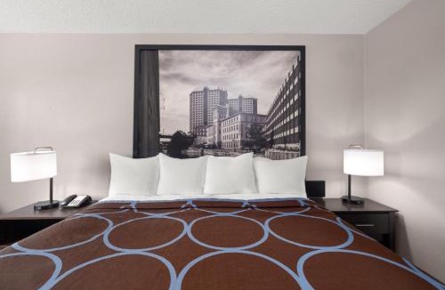 Farmville Hotel | Super 8 by Wyndham Farmville