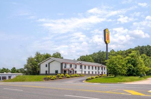 Farmville Hotel | Super 8 by Wyndham Farmville