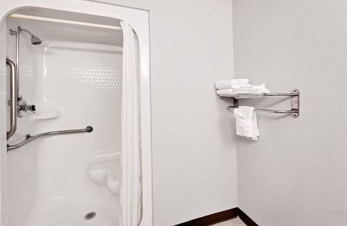 Fayetteville Hotel | Super 8 by Wyndham Fayetteville