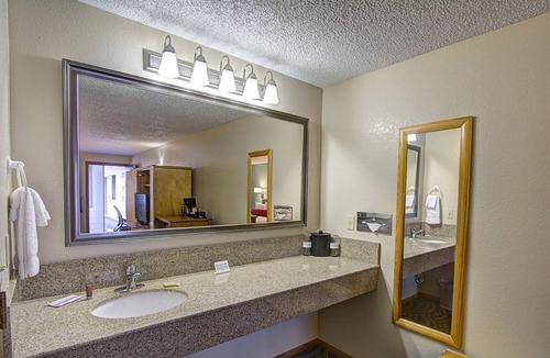 Florence Hotel | Super 8 by Wyndham Florence OR