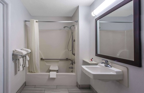 Florence Hotel | Super 8 by Wyndham Florence