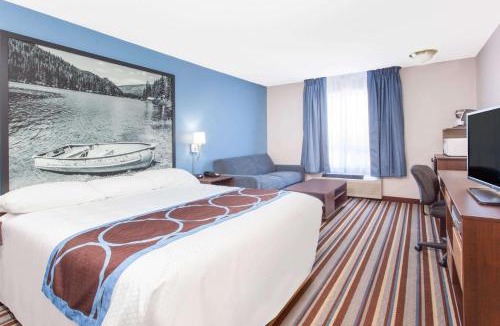 Fort Frances Hotel | Super 8 by Wyndham Fort Frances