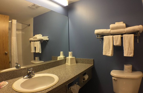 Fort Frances Hotel | Super 8 by Wyndham Fort Frances