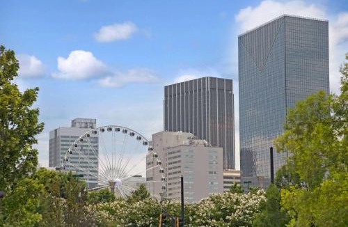 Forest Park Hotel | Super 8 by Wyndham Forest Park