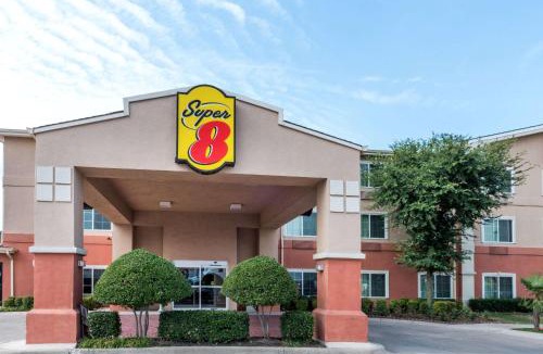 Fossil Creek Hotel | Super 8 by Wyndham Fort Worth North